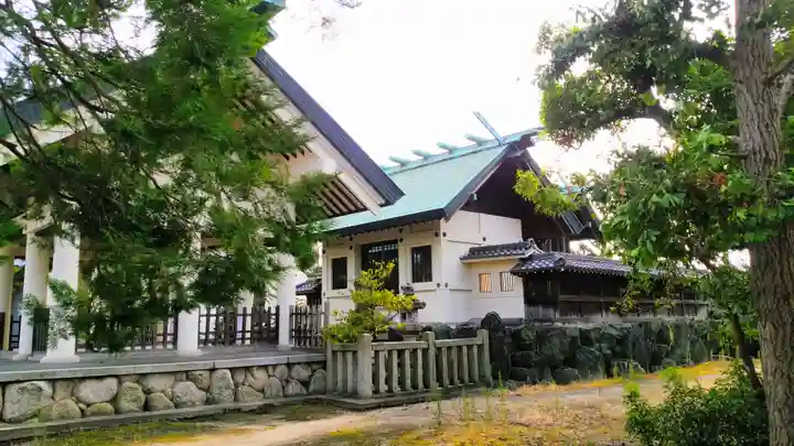 神明社・熱田社・白山社合殿の本殿・本堂