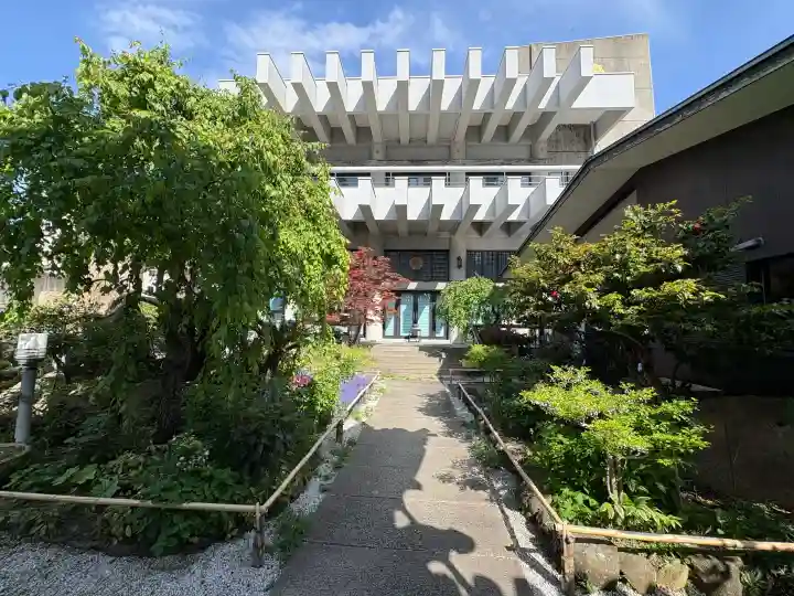 天性寺の{uncategorized: "未分類", other: "その他", undefined: "問題あり", building: "その他建物", grave: "お墓", sacred_gate: "鳥居", guardian: "狛犬", statue: "像", buddha: "仏像", history: "歴史", nature: "自然", garden: "庭園", animal: "動物", pagoda: "塔", temizu: "手水舎", mountain_gate: "山門・神門", sanctuary: "本殿・本堂", subordinate: "末社・摂社", art: "芸術", scenery: "景色", jizo: "地蔵", ema: "絵馬", goshuin: "御朱印", omikuji: "おみくじ", items: "授与品その他", amulet: "お守り", goshuincho: "御朱印帳", eats: "食事", festival: "お祭り", votive_dance: "神楽", shichigosan: "七五三参", wedding: "結婚式", experience: "体験その他", initially: "初詣", around: "周辺", anti_infection: "感染症対策"}