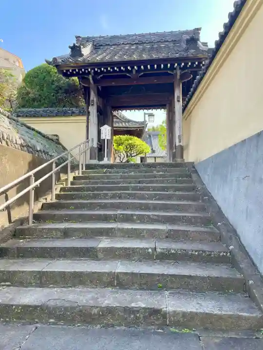 良長院の{uncategorized: "未分類", other: "その他", undefined: "問題あり", building: "その他建物", grave: "お墓", sacred_gate: "鳥居", guardian: "狛犬", statue: "像", buddha: "仏像", history: "歴史", nature: "自然", garden: "庭園", animal: "動物", pagoda: "塔", temizu: "手水舎", mountain_gate: "山門・神門", sanctuary: "本殿・本堂", subordinate: "末社・摂社", art: "芸術", scenery: "景色", jizo: "地蔵", ema: "絵馬", goshuin: "御朱印", omikuji: "おみくじ", items: "授与品その他", amulet: "お守り", goshuincho: "御朱印帳", eats: "食事", festival: "お祭り", votive_dance: "神楽", shichigosan: "七五三参", wedding: "結婚式", experience: "体験その他", initially: "初詣", around: "周辺", anti_infection: "感染症対策"}
