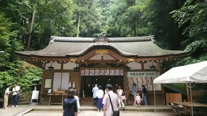 狭井坐大神荒魂神社(狭井神社)の本殿・本堂