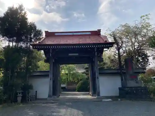 蓮大寺の山門