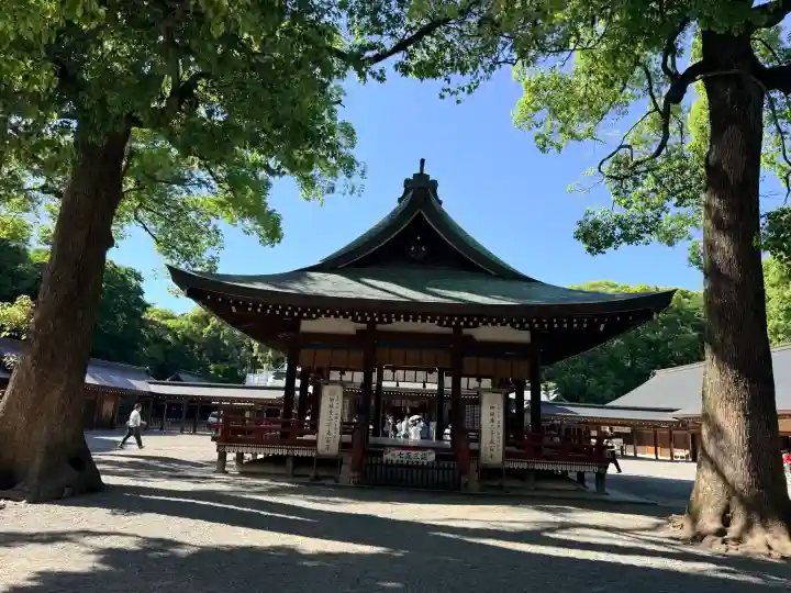 武蔵一宮氷川神社の{uncategorized: "未分類", other: "その他", undefined: "問題あり", building: "その他建物", grave: "お墓", sacred_gate: "鳥居", guardian: "狛犬", statue: "像", buddha: "仏像", history: "歴史", nature: "自然", garden: "庭園", animal: "動物", pagoda: "塔", temizu: "手水舎", mountain_gate: "山門・神門", sanctuary: "本殿・本堂", subordinate: "末社・摂社", art: "芸術", scenery: "景色", jizo: "地蔵", ema: "絵馬", goshuin: "御朱印", omikuji: "おみくじ", items: "授与品その他", amulet: "お守り", goshuincho: "御朱印帳", eats: "食事", festival: "お祭り", votive_dance: "神楽", shichigosan: "七五三参", wedding: "結婚式", experience: "体験その他", initially: "初詣", around: "周辺", anti_infection: "感染症対策"}