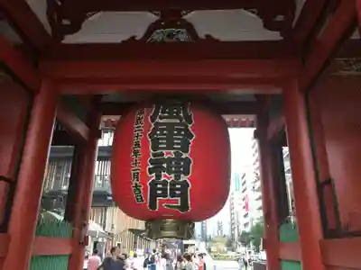 浅草寺の山門・神門