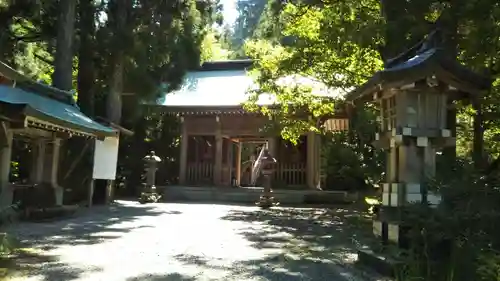 真山神社の山門・神門