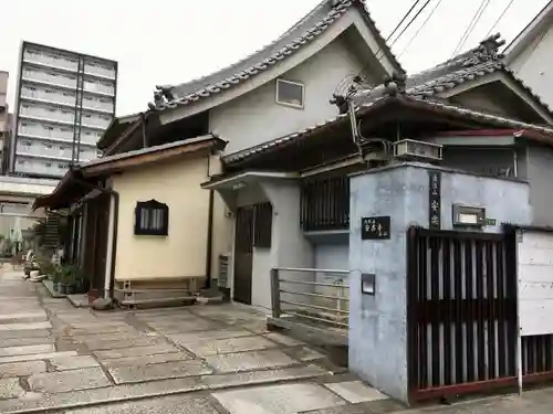 安楽寺の本殿・本堂