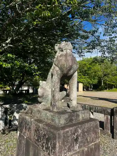 吉野神宮の{uncategorized: "未分類", other: "その他", undefined: "問題あり", building: "その他建物", grave: "お墓", sacred_gate: "鳥居", guardian: "狛犬", statue: "像", buddha: "仏像", history: "歴史", nature: "自然", garden: "庭園", animal: "動物", pagoda: "塔", temizu: "手水舎", mountain_gate: "山門・神門", sanctuary: "本殿・本堂", subordinate: "末社・摂社", art: "芸術", scenery: "景色", jizo: "地蔵", ema: "絵馬", goshuin: "御朱印", omikuji: "おみくじ", items: "授与品その他", amulet: "お守り", goshuincho: "御朱印帳", eats: "食事", festival: "お祭り", votive_dance: "神楽", shichigosan: "七五三参", wedding: "結婚式", experience: "体験その他", initially: "初詣", around: "周辺", anti_infection: "感染症対策"}