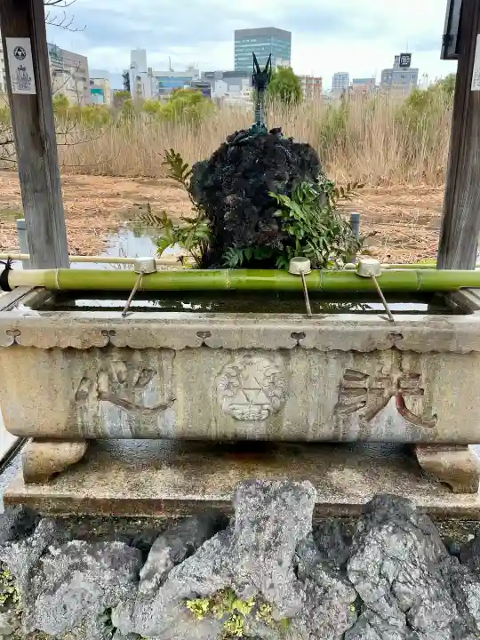 寛永寺不忍池弁天堂の{uncategorized: "未分類", other: "その他", undefined: "問題あり", building: "その他建物", grave: "お墓", sacred_gate: "鳥居", guardian: "狛犬", statue: "像", buddha: "仏像", history: "歴史", nature: "自然", garden: "庭園", animal: "動物", pagoda: "塔", temizu: "手水舎", mountain_gate: "山門・神門", sanctuary: "本殿・本堂", subordinate: "末社・摂社", art: "芸術", scenery: "景色", jizo: "地蔵", ema: "絵馬", goshuin: "御朱印", omikuji: "おみくじ", items: "授与品その他", amulet: "お守り", goshuincho: "御朱印帳", eats: "食事", festival: "お祭り", votive_dance: "神楽", shichigosan: "七五三参", wedding: "結婚式", experience: "体験その他", initially: "初詣", around: "周辺", anti_infection: "感染症対策"}