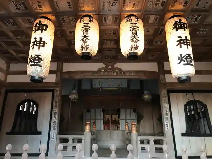 勝尾寺の本殿・本堂