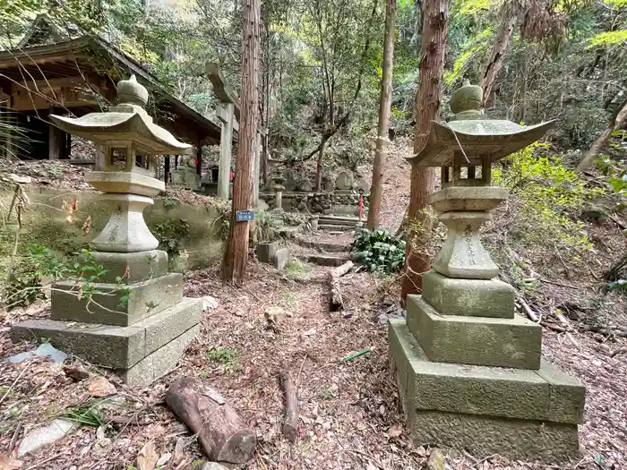 天照皇大神社の建物その他