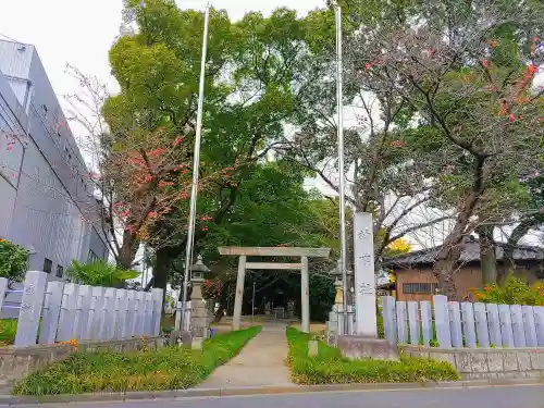 神明社の鳥居