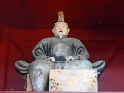 鳩ヶ嶺八幡宮の像