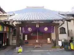 英信寺の本殿