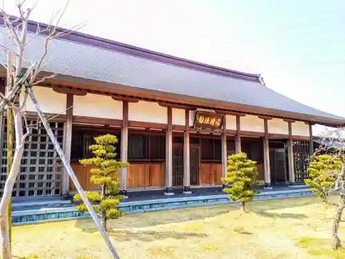 小松寺の本殿