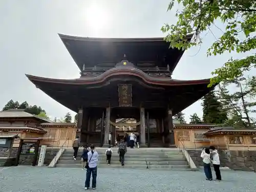 阿蘇神社の{uncategorized: "未分類", other: "その他", undefined: "問題あり", building: "その他建物", grave: "お墓", sacred_gate: "鳥居", guardian: "狛犬", statue: "像", buddha: "仏像", history: "歴史", nature: "自然", garden: "庭園", animal: "動物", pagoda: "塔", temizu: "手水舎", mountain_gate: "山門・神門", sanctuary: "本殿・本堂", subordinate: "末社・摂社", art: "芸術", scenery: "景色", jizo: "地蔵", ema: "絵馬", goshuin: "御朱印", omikuji: "おみくじ", items: "授与品その他", amulet: "お守り", goshuincho: "御朱印帳", eats: "食事", festival: "お祭り", votive_dance: "神楽", shichigosan: "七五三参", wedding: "結婚式", experience: "体験その他", initially: "初詣", around: "周辺", anti_infection: "感染症対策"}