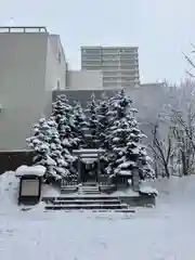 構内札幌神社の鳥居