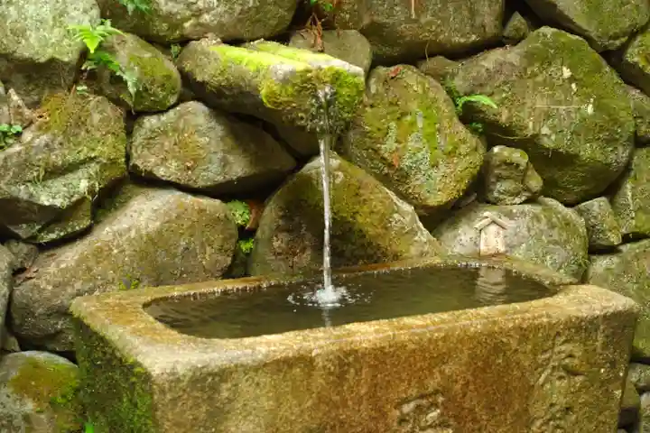 枚岡神社の手水舎