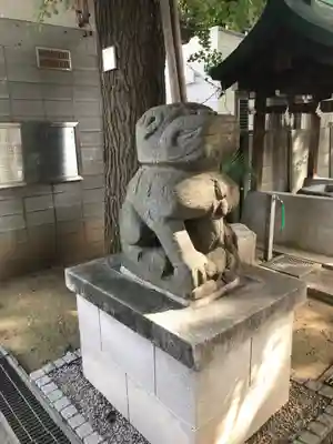 穏田神社の狛犬