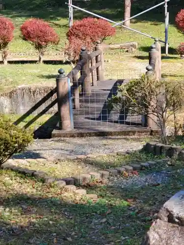 八百比丘尼堂の庭園