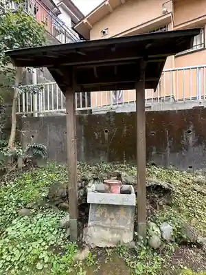 青龍辨財天の手水舎