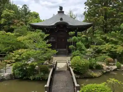 清凉寺の本殿・本堂