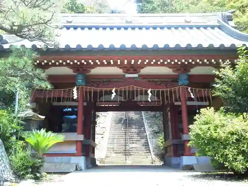 洲崎神社の山門・神門