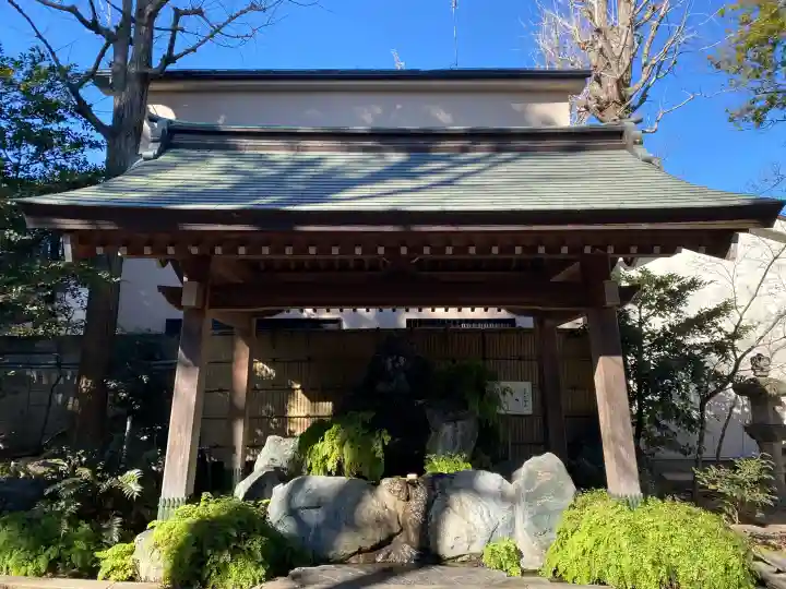 馬橋稲荷神社の{uncategorized: "未分類", other: "その他", undefined: "問題あり", building: "その他建物", grave: "お墓", sacred_gate: "鳥居", guardian: "狛犬", statue: "像", buddha: "仏像", history: "歴史", nature: "自然", garden: "庭園", animal: "動物", pagoda: "塔", temizu: "手水舎", mountain_gate: "山門・神門", sanctuary: "本殿・本堂", subordinate: "末社・摂社", art: "芸術", scenery: "景色", jizo: "地蔵", ema: "絵馬", goshuin: "御朱印", omikuji: "おみくじ", items: "授与品その他", amulet: "お守り", goshuincho: "御朱印帳", eats: "食事", festival: "お祭り", votive_dance: "神楽", shichigosan: "七五三参", wedding: "結婚式", experience: "体験その他", initially: "初詣", around: "周辺", anti_infection: "感染症対策"}