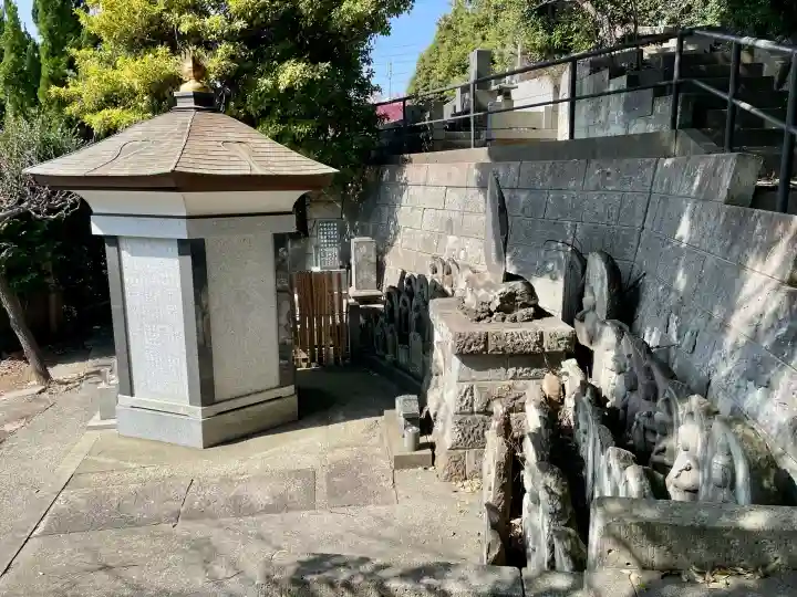 高松寺の{uncategorized: "未分類", other: "その他", undefined: "問題あり", building: "その他建物", grave: "お墓", sacred_gate: "鳥居", guardian: "狛犬", statue: "像", buddha: "仏像", history: "歴史", nature: "自然", garden: "庭園", animal: "動物", pagoda: "塔", temizu: "手水舎", mountain_gate: "山門・神門", sanctuary: "本殿・本堂", subordinate: "末社・摂社", art: "芸術", scenery: "景色", jizo: "地蔵", ema: "絵馬", goshuin: "御朱印", omikuji: "おみくじ", items: "授与品その他", amulet: "お守り", goshuincho: "御朱印帳", eats: "食事", festival: "お祭り", votive_dance: "神楽", shichigosan: "七五三参", wedding: "結婚式", experience: "体験その他", initially: "初詣", around: "周辺", anti_infection: "感染症対策"}