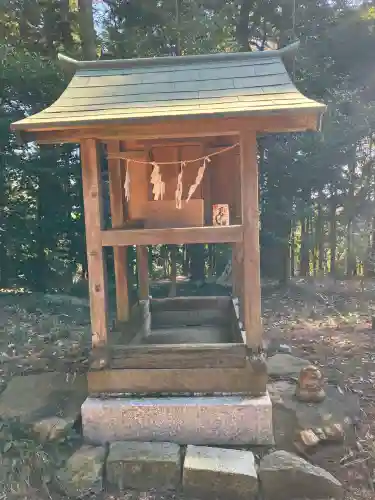 雨引千勝神社の{uncategorized: "未分類", other: "その他", undefined: "問題あり", building: "その他建物", grave: "お墓", sacred_gate: "鳥居", guardian: "狛犬", statue: "像", buddha: "仏像", history: "歴史", nature: "自然", garden: "庭園", animal: "動物", pagoda: "塔", temizu: "手水舎", mountain_gate: "山門・神門", sanctuary: "本殿・本堂", subordinate: "末社・摂社", art: "芸術", scenery: "景色", jizo: "地蔵", ema: "絵馬", goshuin: "御朱印", omikuji: "おみくじ", items: "授与品その他", amulet: "お守り", goshuincho: "御朱印帳", eats: "食事", festival: "お祭り", votive_dance: "神楽", shichigosan: "七五三参", wedding: "結婚式", experience: "体験その他", initially: "初詣", around: "周辺", anti_infection: "感染症対策"}