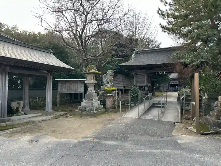 阿太加夜神社の{uncategorized: "未分類", other: "その他", undefined: "問題あり", building: "その他建物", grave: "お墓", sacred_gate: "鳥居", guardian: "狛犬", statue: "像", buddha: "仏像", history: "歴史", nature: "自然", garden: "庭園", animal: "動物", pagoda: "塔", temizu: "手水舎", mountain_gate: "山門・神門", sanctuary: "本殿・本堂", subordinate: "末社・摂社", art: "芸術", scenery: "景色", jizo: "地蔵", ema: "絵馬", goshuin: "御朱印", omikuji: "おみくじ", items: "授与品その他", amulet: "お守り", goshuincho: "御朱印帳", eats: "食事", festival: "お祭り", votive_dance: "神楽", shichigosan: "七五三参", wedding: "結婚式", experience: "体験その他", initially: "初詣", around: "周辺", anti_infection: "感染症対策"}