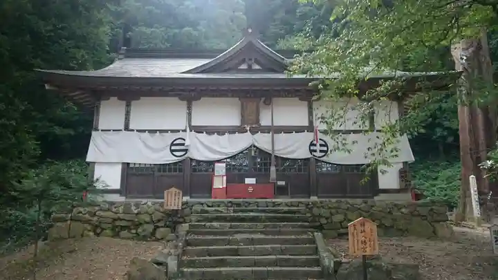 樺崎八幡宮の本殿・本堂