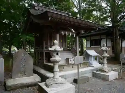 淺間神社（忍野八海）の末社・摂社