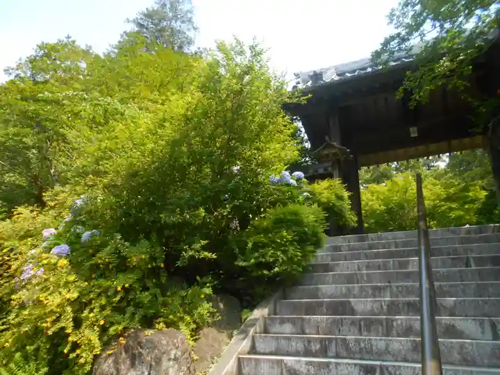 覚園寺の山門・神門