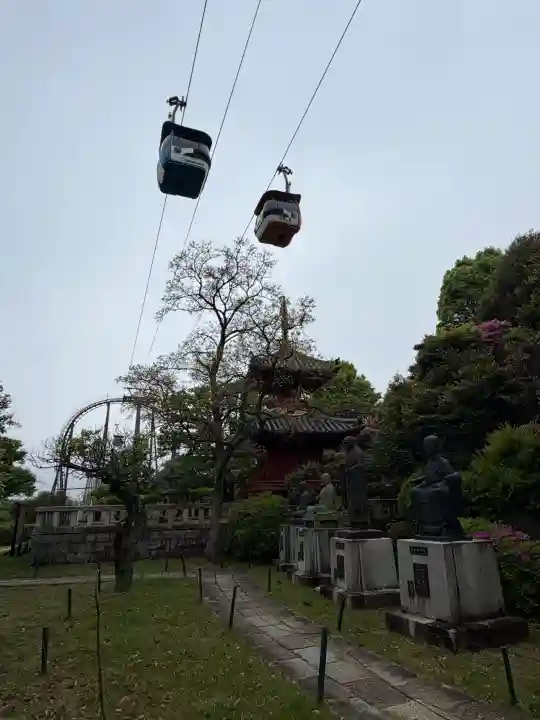 よみうりランド観音の{uncategorized: "未分類", other: "その他", undefined: "問題あり", building: "その他建物", grave: "お墓", sacred_gate: "鳥居", guardian: "狛犬", statue: "像", buddha: "仏像", history: "歴史", nature: "自然", garden: "庭園", animal: "動物", pagoda: "塔", temizu: "手水舎", mountain_gate: "山門・神門", sanctuary: "本殿・本堂", subordinate: "末社・摂社", art: "芸術", scenery: "景色", jizo: "地蔵", ema: "絵馬", goshuin: "御朱印", omikuji: "おみくじ", items: "授与品その他", amulet: "お守り", goshuincho: "御朱印帳", eats: "食事", festival: "お祭り", votive_dance: "神楽", shichigosan: "七五三参", wedding: "結婚式", experience: "体験その他", initially: "初詣", around: "周辺", anti_infection: "感染症対策"}