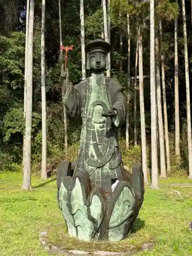 卑弥呼神社の{uncategorized: "未分類", other: "その他", undefined: "問題あり", building: "その他建物", grave: "お墓", sacred_gate: "鳥居", guardian: "狛犬", statue: "像", buddha: "仏像", history: "歴史", nature: "自然", garden: "庭園", animal: "動物", pagoda: "塔", temizu: "手水舎", mountain_gate: "山門・神門", sanctuary: "本殿・本堂", subordinate: "末社・摂社", art: "芸術", scenery: "景色", jizo: "地蔵", ema: "絵馬", goshuin: "御朱印", omikuji: "おみくじ", items: "授与品その他", amulet: "お守り", goshuincho: "御朱印帳", eats: "食事", festival: "お祭り", votive_dance: "神楽", shichigosan: "七五三参", wedding: "結婚式", experience: "体験その他", initially: "初詣", around: "周辺", anti_infection: "感染症対策"}