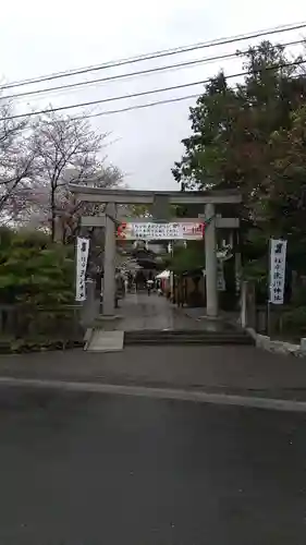 鎮守氷川神社の鳥居