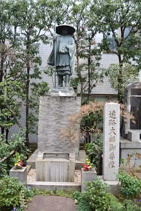 薬研堀不動院(川崎大師東京別院)の像