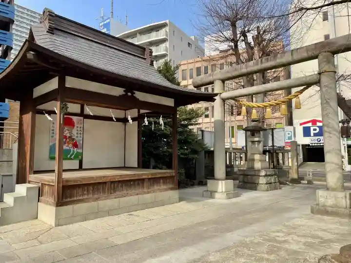 氷川鍬神社の{uncategorized: "未分類", other: "その他", undefined: "問題あり", building: "その他建物", grave: "お墓", sacred_gate: "鳥居", guardian: "狛犬", statue: "像", buddha: "仏像", history: "歴史", nature: "自然", garden: "庭園", animal: "動物", pagoda: "塔", temizu: "手水舎", mountain_gate: "山門・神門", sanctuary: "本殿・本堂", subordinate: "末社・摂社", art: "芸術", scenery: "景色", jizo: "地蔵", ema: "絵馬", goshuin: "御朱印", omikuji: "おみくじ", items: "授与品その他", amulet: "お守り", goshuincho: "御朱印帳", eats: "食事", festival: "お祭り", votive_dance: "神楽", shichigosan: "七五三参", wedding: "結婚式", experience: "体験その他", initially: "初詣", around: "周辺", anti_infection: "感染症対策"}