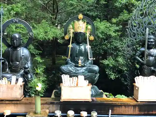 高野山金剛峯寺奥の院の仏像