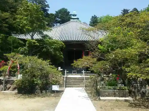 石峯寺の本殿・本堂