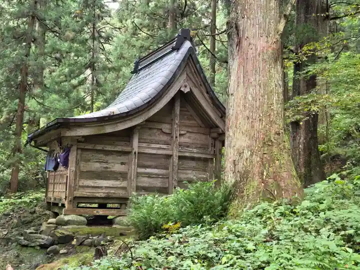 雄山神社中宮祈願殿(富山県)