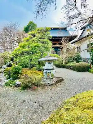 龍蟠寺の{uncategorized: "未分類", other: "その他", undefined: "問題あり", building: "その他建物", grave: "お墓", sacred_gate: "鳥居", guardian: "狛犬", statue: "像", buddha: "仏像", history: "歴史", nature: "自然", garden: "庭園", animal: "動物", pagoda: "塔", temizu: "手水舎", mountain_gate: "山門・神門", sanctuary: "本殿・本堂", subordinate: "末社・摂社", art: "芸術", scenery: "景色", jizo: "地蔵", ema: "絵馬", goshuin: "御朱印", omikuji: "おみくじ", items: "授与品その他", amulet: "お守り", goshuincho: "御朱印帳", eats: "食事", festival: "お祭り", votive_dance: "神楽", shichigosan: "七五三参", wedding: "結婚式", experience: "体験その他", initially: "初詣", around: "周辺", anti_infection: "感染症対策"}