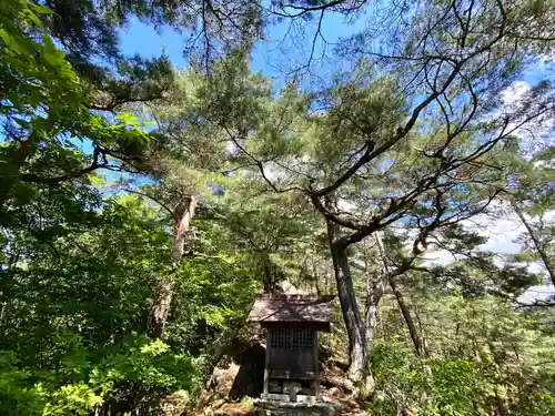 諏訪神社の本殿