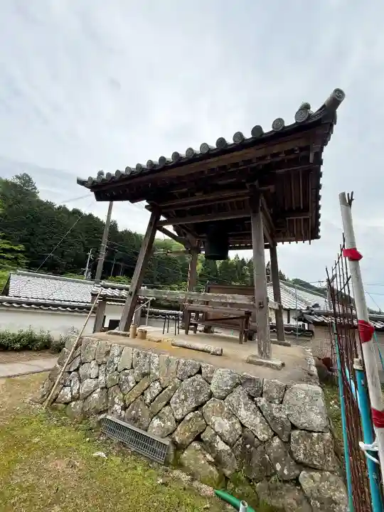 弥勒寺の{uncategorized: "未分類", other: "その他", undefined: "問題あり", building: "その他建物", grave: "お墓", sacred_gate: "鳥居", guardian: "狛犬", statue: "像", buddha: "仏像", history: "歴史", nature: "自然", garden: "庭園", animal: "動物", pagoda: "塔", temizu: "手水舎", mountain_gate: "山門・神門", sanctuary: "本殿・本堂", subordinate: "末社・摂社", art: "芸術", scenery: "景色", jizo: "地蔵", ema: "絵馬", goshuin: "御朱印", omikuji: "おみくじ", items: "授与品その他", amulet: "お守り", goshuincho: "御朱印帳", eats: "食事", festival: "お祭り", votive_dance: "神楽", shichigosan: "七五三参", wedding: "結婚式", experience: "体験その他", initially: "初詣", around: "周辺", anti_infection: "感染症対策"}