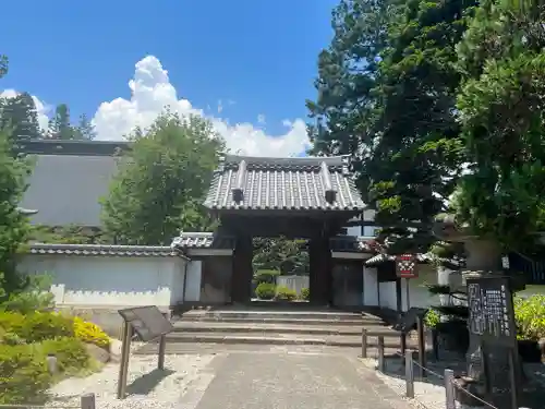 恵林寺の山門