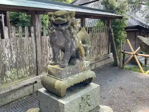 日枝神社 (甲南町稗谷)の{uncategorized: "未分類", other: "その他", undefined: "問題あり", building: "その他建物", grave: "お墓", sacred_gate: "鳥居", guardian: "狛犬", statue: "像", buddha: "仏像", history: "歴史", nature: "自然", garden: "庭園", animal: "動物", pagoda: "塔", temizu: "手水舎", mountain_gate: "山門・神門", sanctuary: "本殿・本堂", subordinate: "末社・摂社", art: "芸術", scenery: "景色", jizo: "地蔵", ema: "絵馬", goshuin: "御朱印", omikuji: "おみくじ", items: "授与品その他", amulet: "お守り", goshuincho: "御朱印帳", eats: "食事", festival: "お祭り", votive_dance: "神楽", shichigosan: "七五三参", wedding: "結婚式", experience: "体験その他", initially: "初詣", around: "周辺", anti_infection: "感染症対策"}