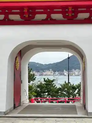 赤間神宮の山門・神門