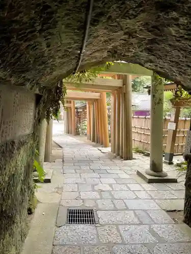 銭洗弁財天宇賀福神社の鳥居