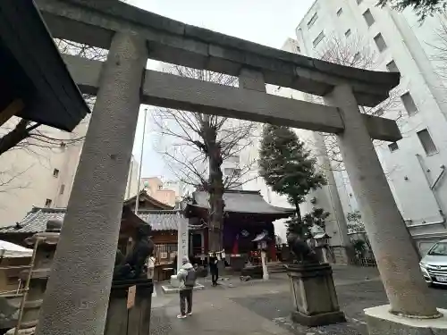 日本橋日枝神社の{uncategorized: "未分類", other: "その他", undefined: "問題あり", building: "その他建物", grave: "お墓", sacred_gate: "鳥居", guardian: "狛犬", statue: "像", buddha: "仏像", history: "歴史", nature: "自然", garden: "庭園", animal: "動物", pagoda: "塔", temizu: "手水舎", mountain_gate: "山門・神門", sanctuary: "本殿・本堂", subordinate: "末社・摂社", art: "芸術", scenery: "景色", jizo: "地蔵", ema: "絵馬", goshuin: "御朱印", omikuji: "おみくじ", items: "授与品その他", amulet: "お守り", goshuincho: "御朱印帳", eats: "食事", festival: "お祭り", votive_dance: "神楽", shichigosan: "七五三参", wedding: "結婚式", experience: "体験その他", initially: "初詣", around: "周辺", anti_infection: "感染症対策"}