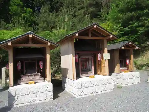 出世稲荷神社の末社・摂社