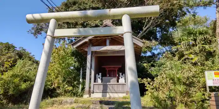 神明社の鳥居